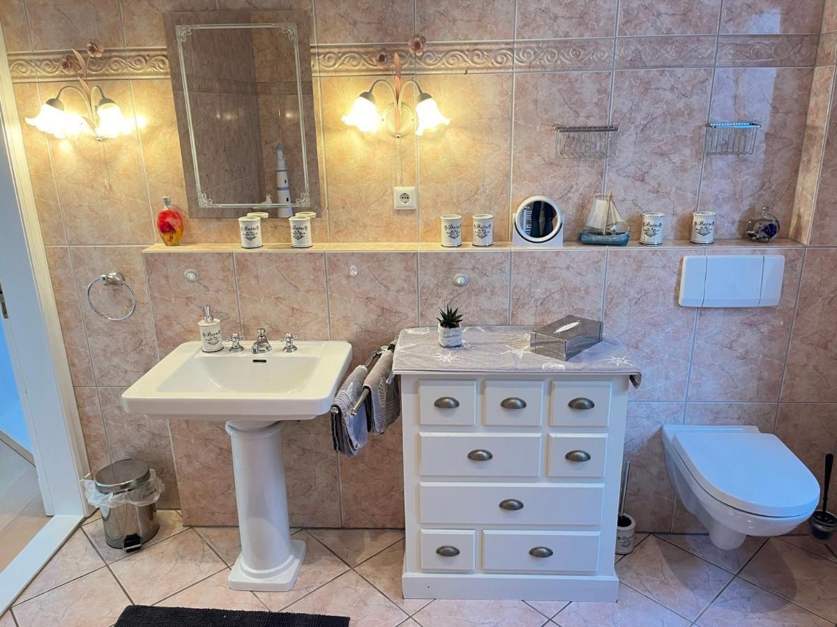Hotel Ambiente Brake  Bagian luar foto