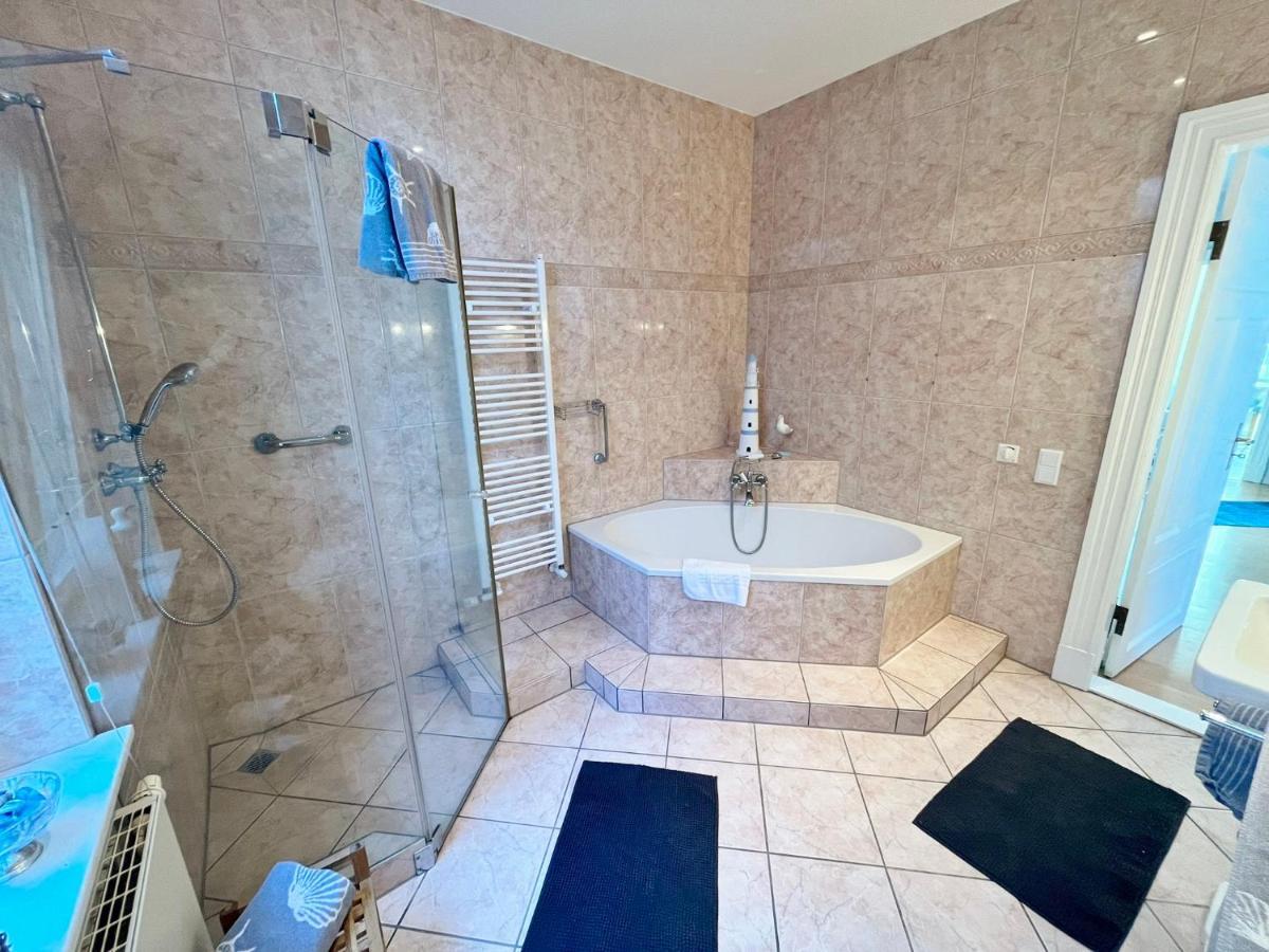 Hotel Ambiente Brake  Bagian luar foto