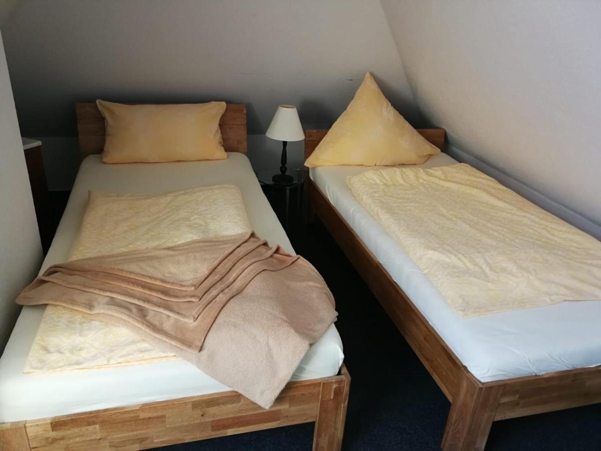 Hotel Ambiente Brake  Bagian luar foto